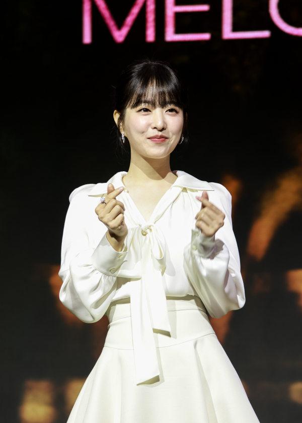 [포토] 배우 박보영, 수줍은 손하트